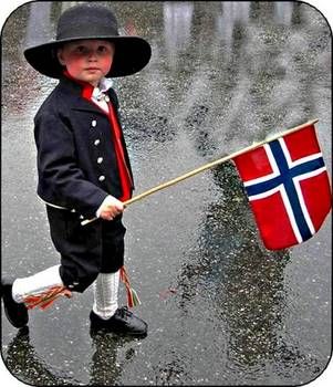  photo boy-in-norwegian-national-costume_zps3cfcd2cf.jpg