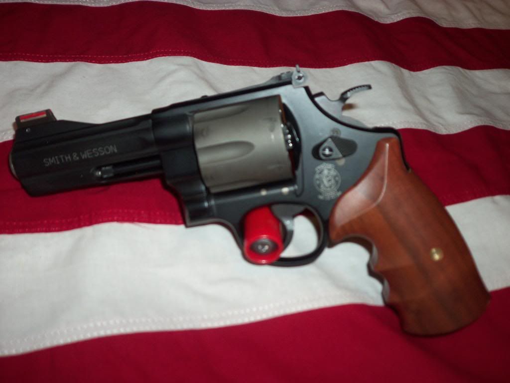 [Linked Image from i632.photobucket.com]