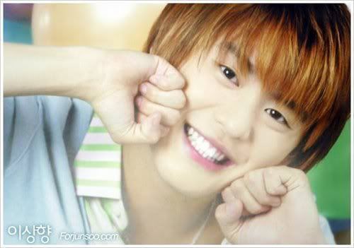xiah-junsu-dbsk-3555285-500-351.jpg